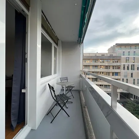 Charming Near The Geneva Апартаменты